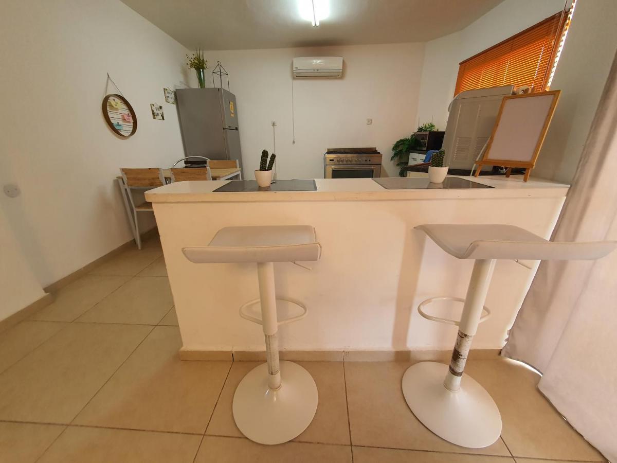 Barak Royal Suites 20 Garden Jacuzzi - ג'קוזי בחצר Eilat Exteriör bild