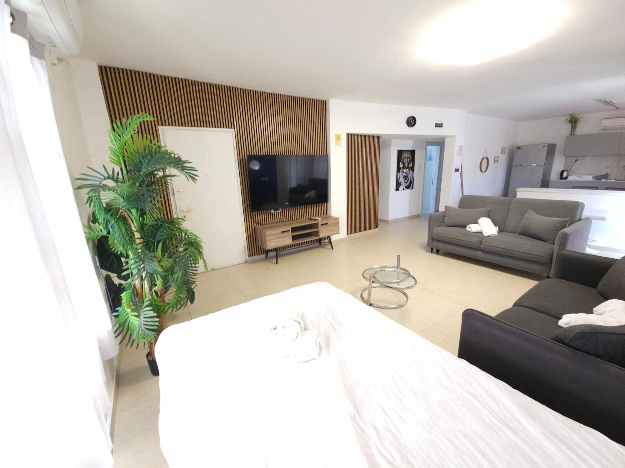 Barak Royal Suites 20 Garden Jacuzzi - ג'קוזי בחצר Eilat Exteriör bild
